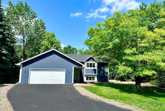 500 Ridge Ln, Chaska, MN 55318