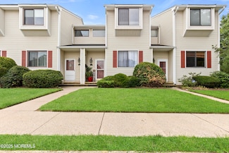 192 Clubhouse Dr, Middletown, NJ 07748