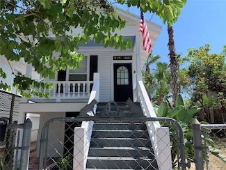 919 Avenue L, Galveston, TX 77550