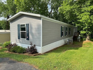 273 Manchester Ave, Hampton, GA 30228