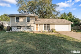 5803 Fillmore Ln, Davenport, IA 52806