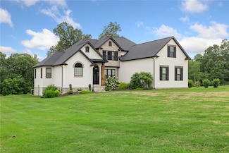 3116 Savannah Dr, Harrison, AR 72601