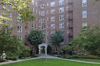 72-61 113th St Unit 4P, Forest Hills, NY 11375