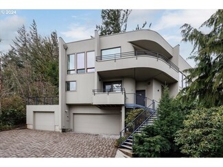 4 Garibaldi St, Lake Oswego, OR 97035
