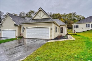 1083 Chapelhill Dr Unit 323, Victor, NY 14564