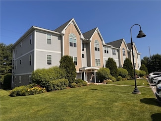 200 Roger Williams Ave Unit 305, Rumford, RI 02916
