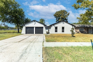11203 Rousseau Dr, Houston, TX 77065