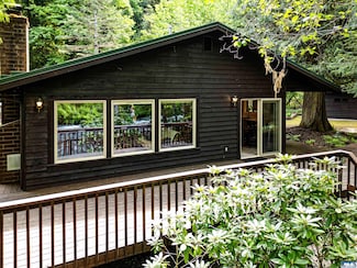 300 Hiddendale Dr, Quilcene, WA 98376