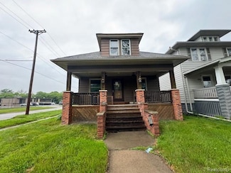 566 Elm St, Wyandotte, MI 48192