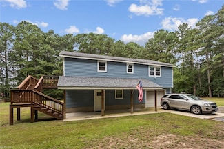 12464 Grand Square Ln, Carrollton, VA 23314