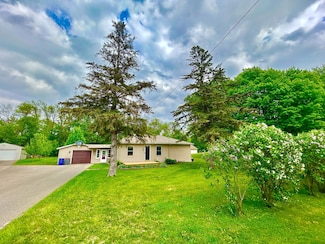 1789 Glynview Trail, Faribault, MN 55021