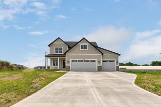 10132 Strawberry Ln, Zeeland, MI 49464