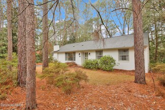920 N Saylor St, Southern Pines, NC 28387
