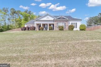 215 Savannah Dr, Senoia, GA 30276