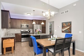 10885 Retreat Ln, Woodbury, MN 55129