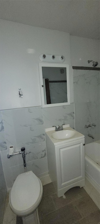 92-29 Lamont Ave Unit 2C, Elmhurst, NY 11373