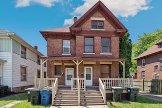 809 W 4th St, Sterling, IL 61081