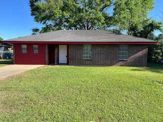 702 W North St, Leesville, LA 71446