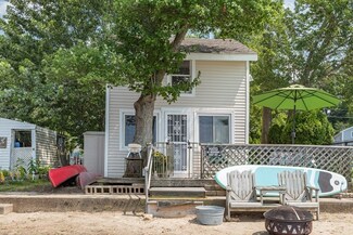 46 Woodbine Ave, Pembroke, MA 02359