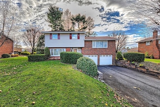 216 Roxbury Dr, Greensburg, PA 15601