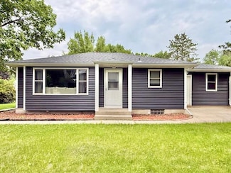 109 Harriet St, Spicer, MN 56288