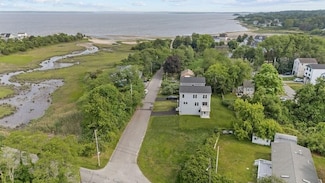 15 Spadina Ave, Warwick, RI 02889