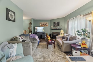 101 Canabury Ct, Saint Paul, MN 55117
