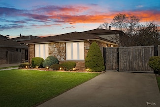 8327 S 78th Ave, Bridgeview, IL 60455