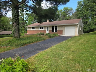 26 Branford Dr, Saint Louis, MO 63132