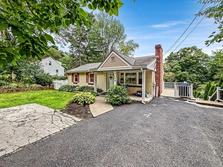 204 Hartford St, Natick, MA 01760