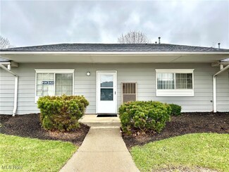 27069 Oakwood Cir Unit W103, Olmsted Township, OH 44138