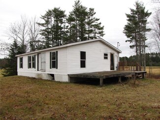 140 Benner Ln, Whitefield, ME 04353