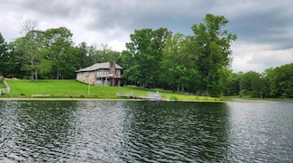 137 Lake Shore Blvd, Coalmont, TN 37313