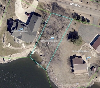 166 N Harmon Dr, Mitchell, SD 57301