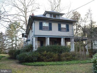 3704 Kenilworth Dr, Chevy Chase, MD 20815