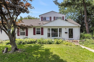 15027 Melrose St, Livonia, MI 48154