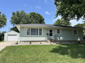 613 12th Ave SE, Waseca, MN 56093