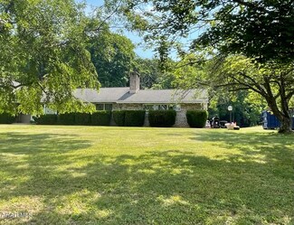 213 Maple Hill Ln, Manns Choice, PA 15550
