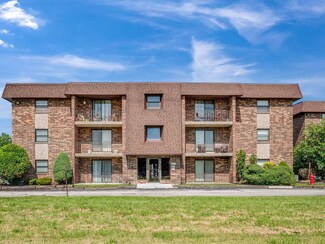 2237 175th St Unit 22372D, Lansing, IL 60438