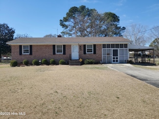 16780 Douglas Ave, Laurinburg, NC 28352