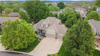 2713 SW Monarch Dr, Lees Summit, MO 64082