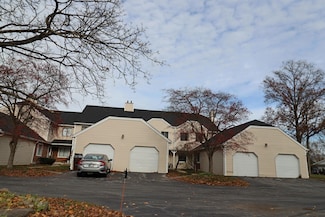 2104 Hawthorne Ln, Chesterton, IN 46304