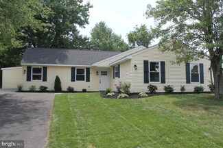 204 Lake Placid Dr, Little Egg Harbor Township, NJ 08087