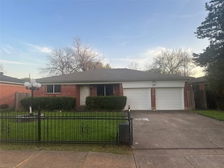 9524 Bluffcreek Dr, Dallas, TX 75227
