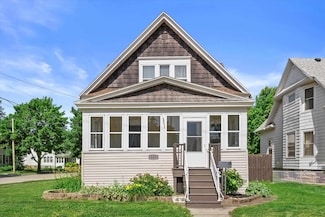 323 Rosalia St, Oshkosh, WI 54901