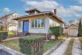 31 Mount Hope Ave, Providence, RI 02906