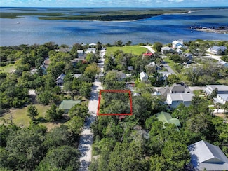 903 Someruelus Rd, Fernandina Beach, FL 32034