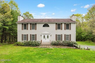112 Long Pine Rd, Greeley, PA 18425