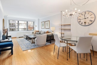 10 W 15th St Unit 716, New York, NY 10011