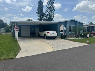 576 Oak Island Cir, Plant City, FL 33565
